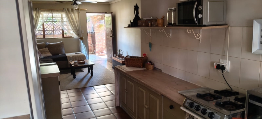 2 Bedroom Property for Sale in Geelhoutpark North West